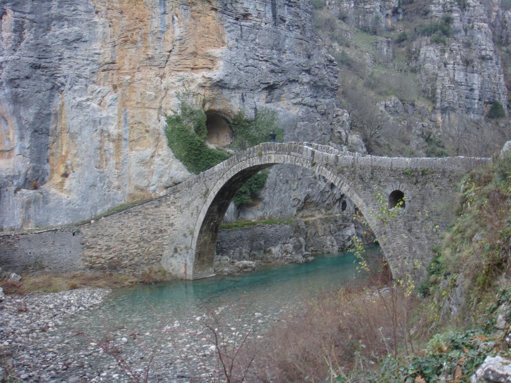 Vikos Hotel Monodendri Exterior photo