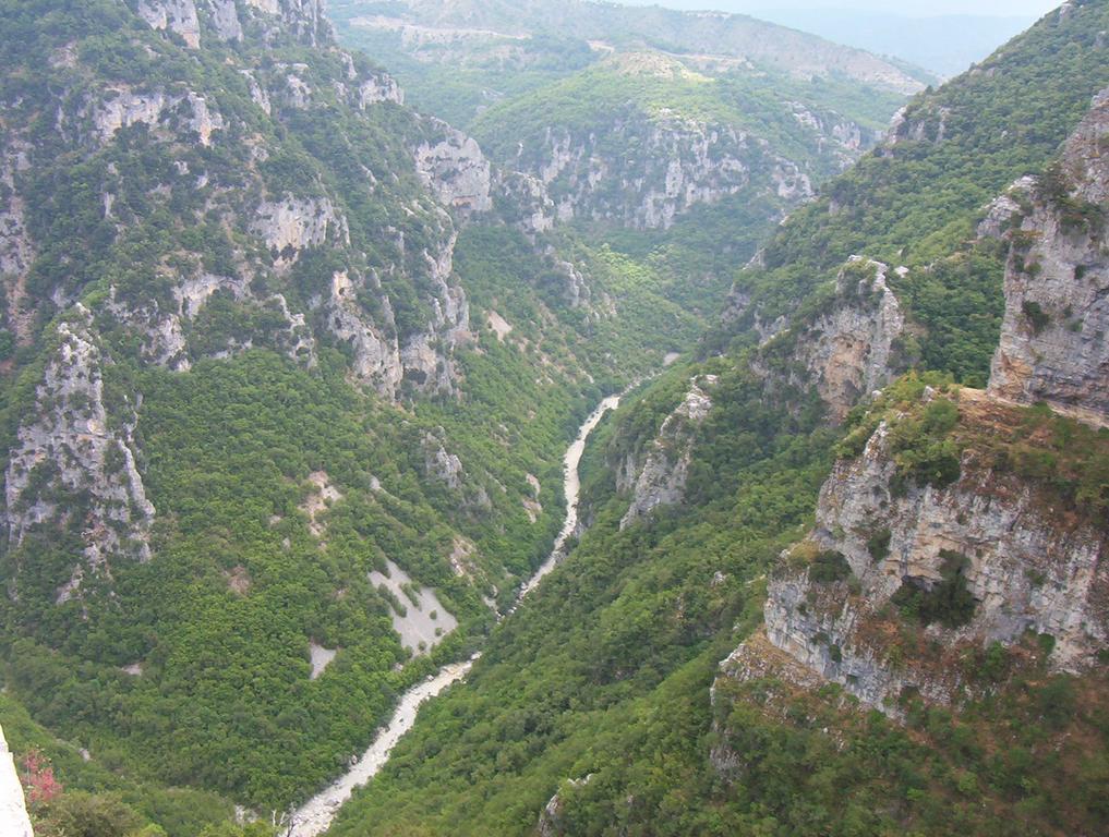 Vikos Hotel Monodendri Exterior photo